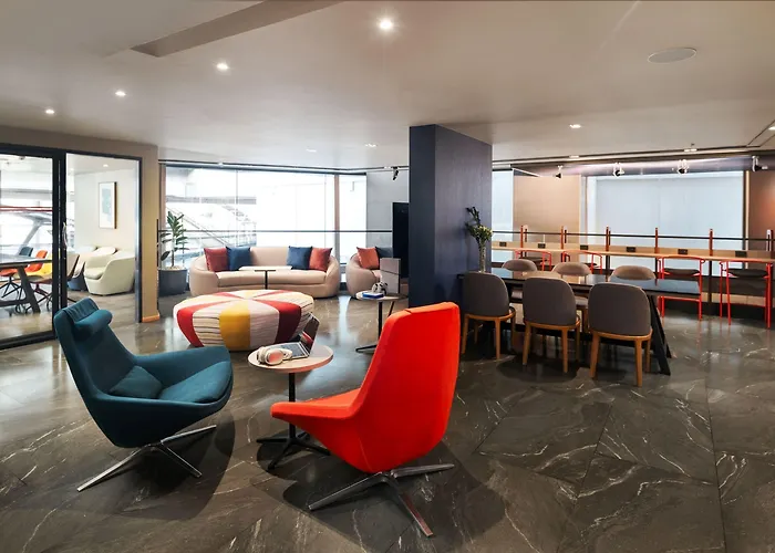 Lumen Udomsuk Station Hotel 4*