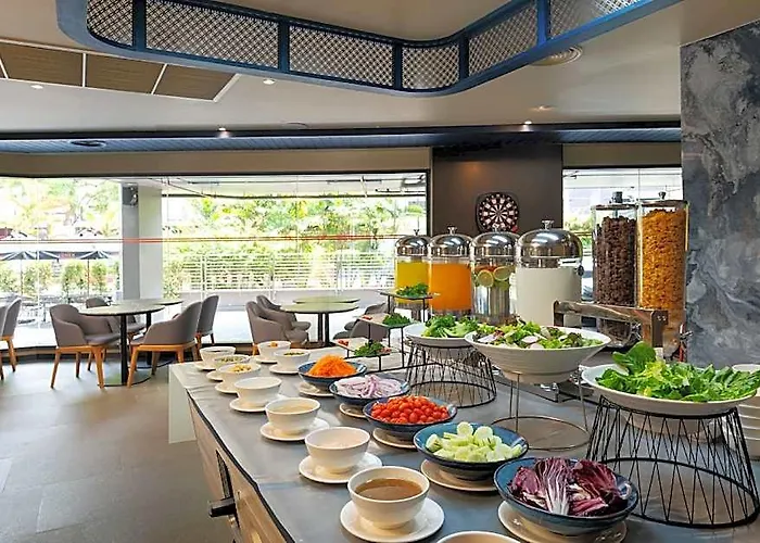 Lumen Udomsuk Station Hotel 4*