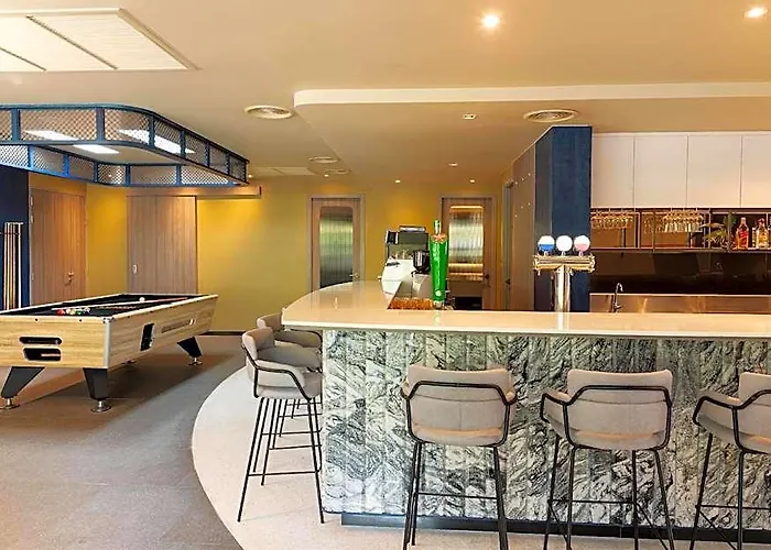 Lumen Udomsuk Station Hotel 4*